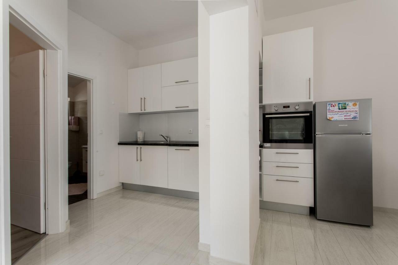 Apartmani Marija Jakir Brela Esterno foto