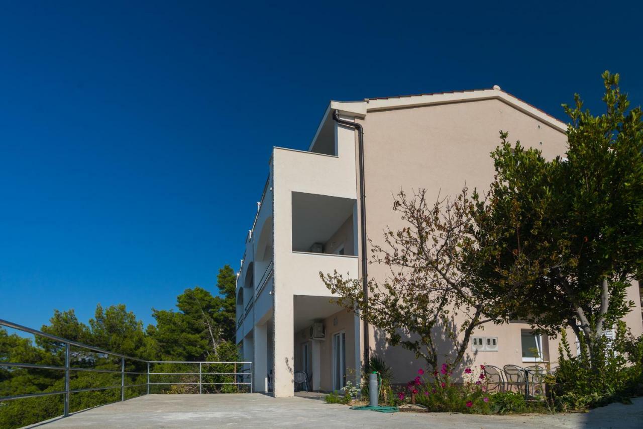 Apartmani Marija Jakir Brela Esterno foto