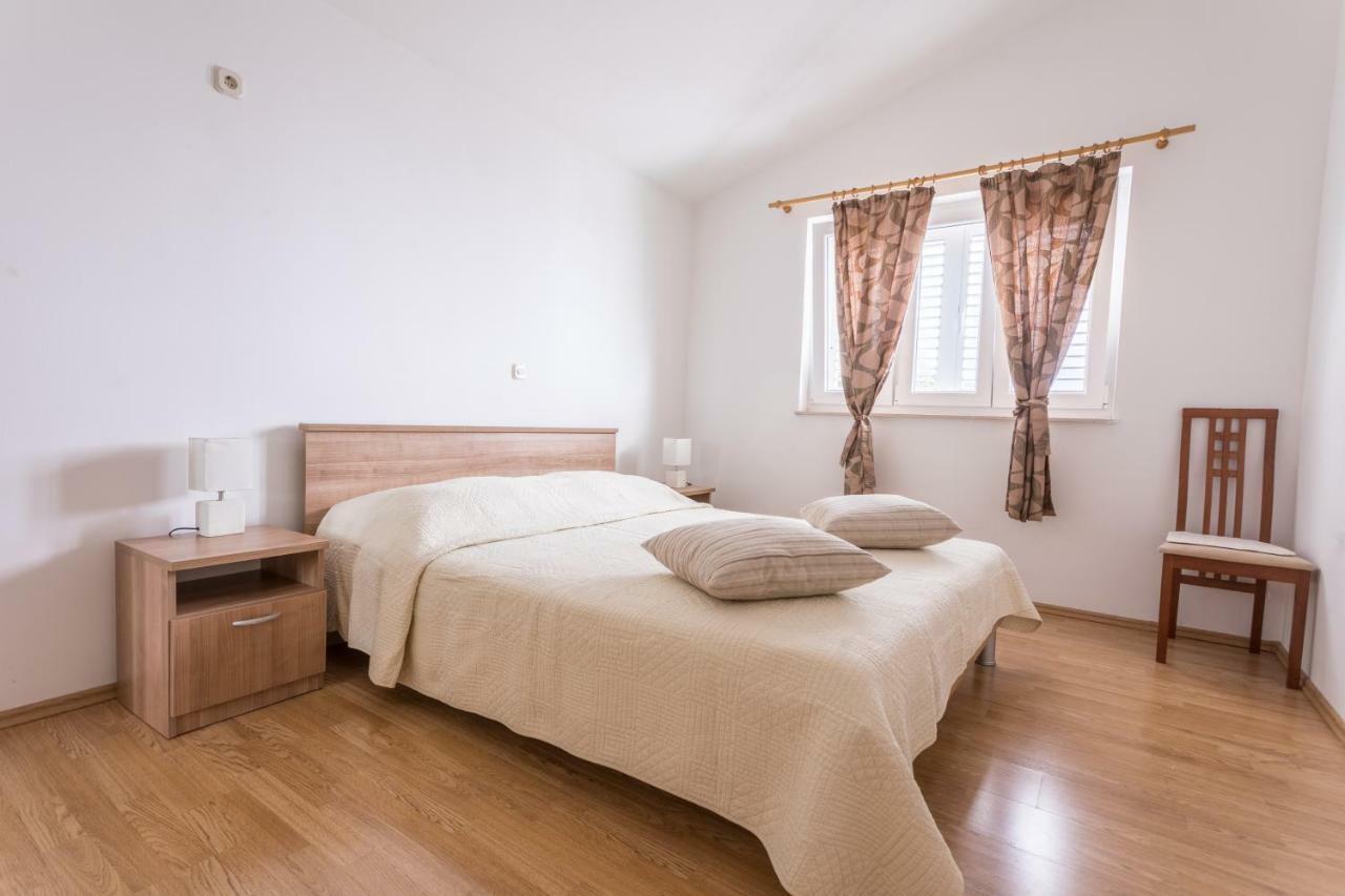 Apartmani Marija Jakir Brela Esterno foto