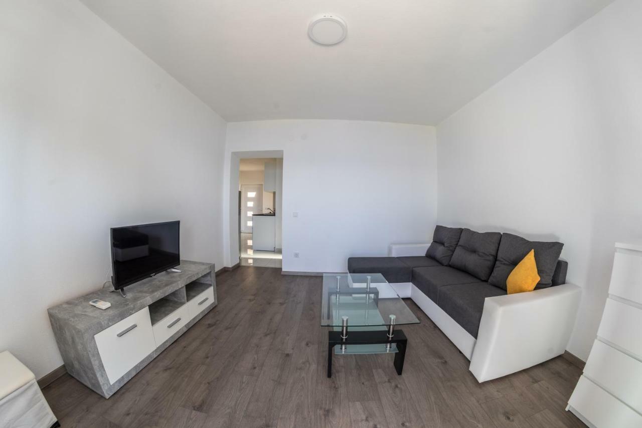 Apartmani Marija Jakir Brela Esterno foto