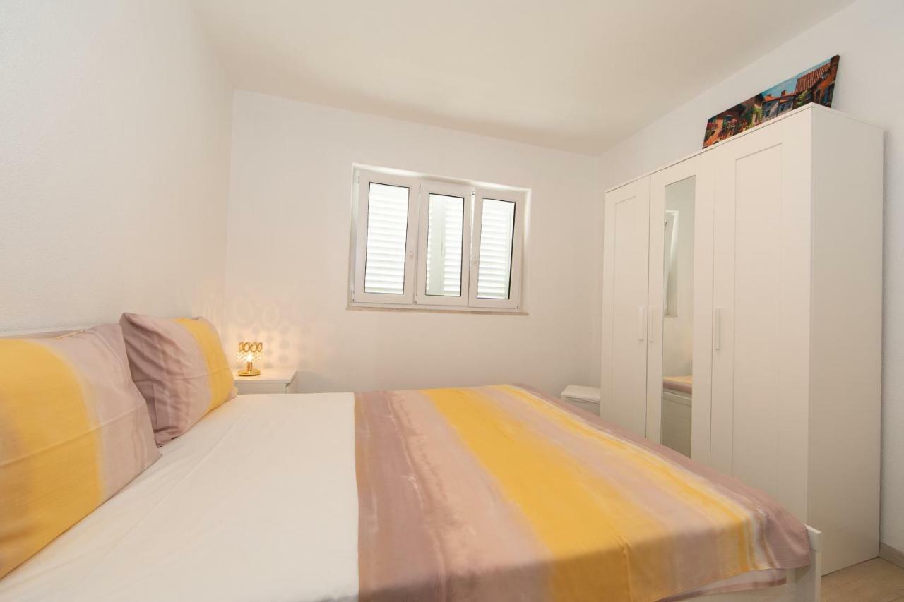 Apartmani Marija Jakir Brela Esterno foto
